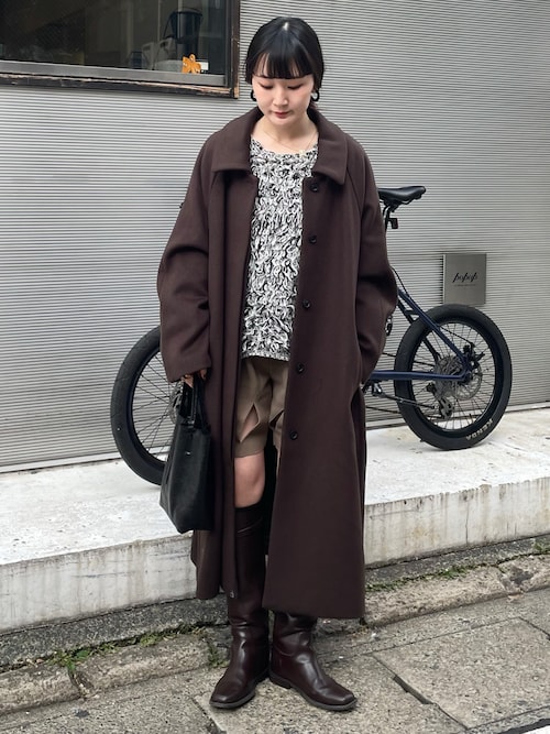 Mila Owen（ミラオーウェン）の「メタルモチーフインヒールロング