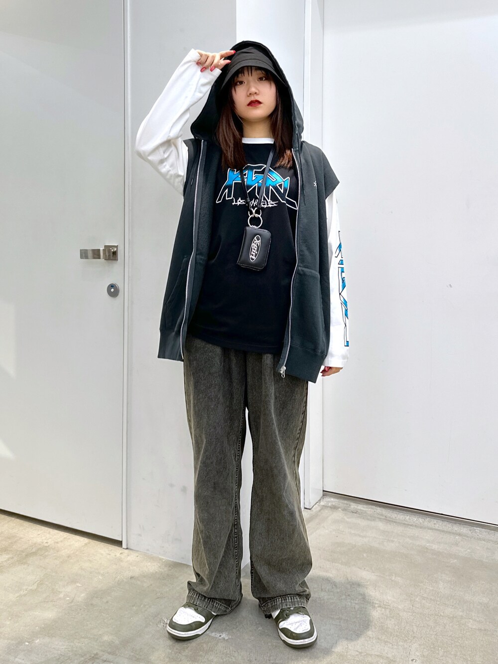 X-girl（エックスガール）の「X-GIRL WORLD LOGO ZIP UP SWEAT VEST