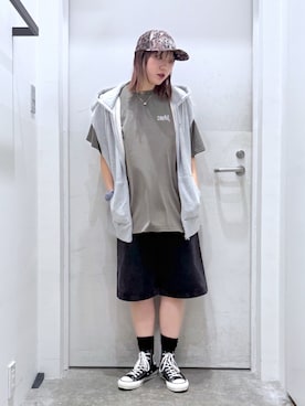 X-girlのベスト（グレー系）を使った人気ファッション