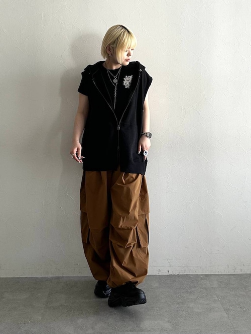 UNISEX/3サイズ展開】タックパラシュートパンツ（カーゴパンツ）｜Anui