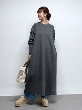 「アイテム（スリッポン）」を使った、チーさん（レディース・172cm）の秋コーディネート