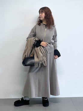 「アイテム（スリッポン）」を使った、チーさん（レディース・172cm・20代）の秋コーディネート