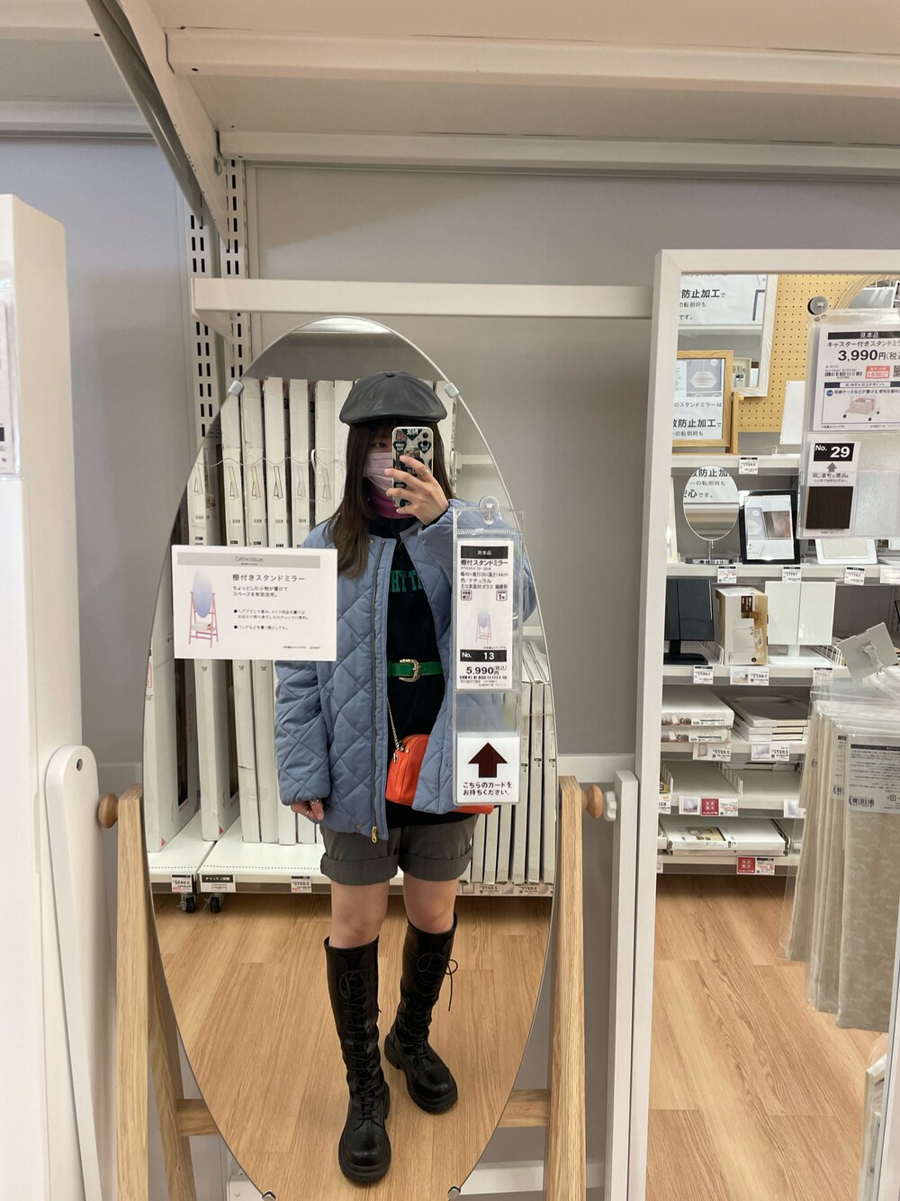 「ロンT、WHO’S WHO gallery、furla、ロングブーツ、ハーフパンツ、stussy」｜「WEGOのWEGO/フェイクレザーハンチング（ハンチング/ベレー帽、ブラウン系）」を使った、Yunaさん（レディース・160cm）の春コーディネートの1枚目の写真