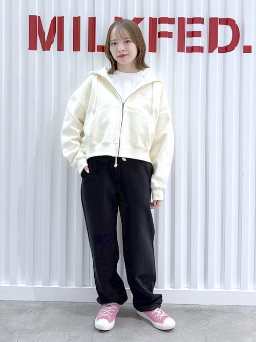 RHINESTONE LOGO SHORT ZIP UP HOODIE（パーカー）｜MILKFED.（ミルク 