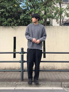 「UNIQLO（ユニクロ）のアイテム（トップス、グレー系）」を使った、しゅんたま@ユニクロコーデさん（メンズ・188cm）の冬コーディネート