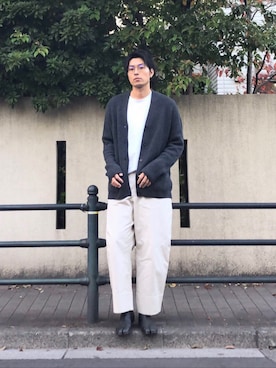 「UNIQLO（ユニクロ）のアイテム（カーディガン/ボレロ、グレー系）」を使った、しゅんたま@ユニクロコーデさん（メンズ・188cm）の秋コーディネート