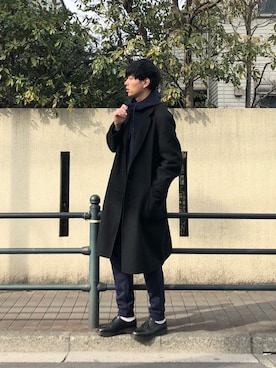 「UNIQLO（ユニクロ）のアイテム（チェスターコート、ブラック系）」を使った、しゅんたま@ユニクロコーデさん（メンズ・188cm）の冬コーディネート