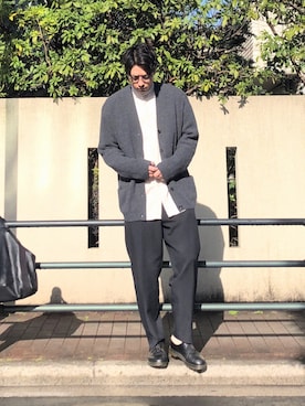「UNIQLO（ユニクロ）のアイテム（カーディガン/ボレロ、グレー系）」を使った、しゅんたま@ユニクロコーデさん（メンズ・188cm）の春コーディネート
