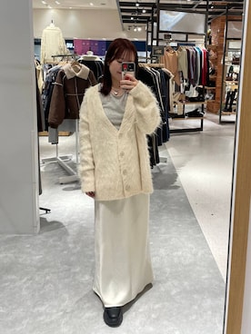 「LOWRYS FARM（ローリーズファーム）のシャギーロングＶカーディガン　595935（カーディガン/ボレロ）」を使った、楓香さん（レディース・155cm）の秋コーディネート