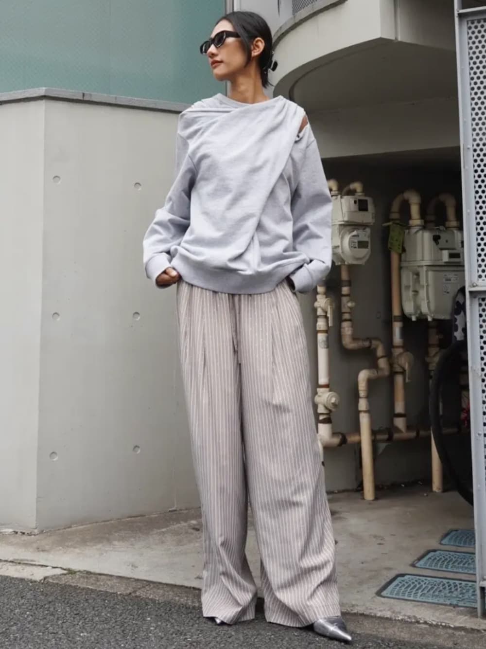 MAISON SPECIAL（メゾンスペシャル）の「Twist Cut-Off Sweat Top