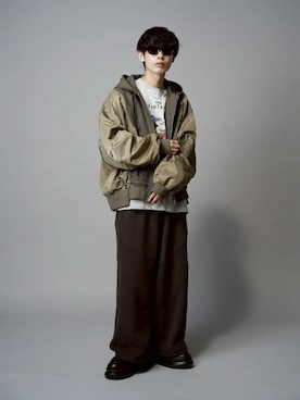 「アイテム（ミリタリージャケット）」を使った、MAISON SPECIALさん（メンズ・176cm）の秋コーディネート