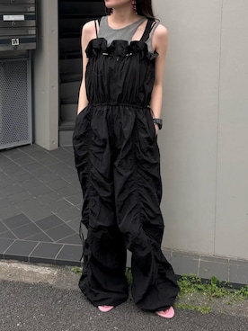 「MAISON SPECIAL（メゾンスペシャル）の【2026Summer PRE-ORDER】Frill Bust 2WAY Romper/フリルバスト2WAYロンパース（つなぎ/オールインワン、ブラック系）」を使った、MAISON SPECIALさん（レディース・160cm）の夏コーディネート