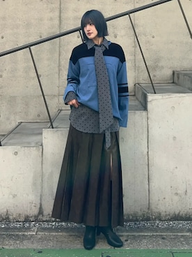 「MAISON SPECIAL（メゾンスペシャル）の【26WINTER PRE-ORDER】2WAY Bow Tie Shirt/2WAYボウタイシャツ（シャツ/ブラウス、グレー系）」を使った、MAISON SPECIALさん（レディース・158cm）の秋コーディネート