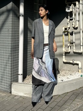 「MAISON SPECIAL（メゾンスペシャル）の【2026SUMMER PRE-ORDER】Book Wave 2WAY High-Slit Skirt/Book wave2WAYハイスリットスカート（スカート、ブルー系）」を使った、MAISON SPECIALさん（メンズ・168cm）の春コーディネート