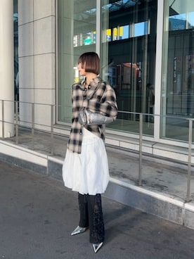 「アイテム（ボディバッグ/ウエストポーチ、シルバー系）」を使った、MAISON SPECIALさん（レディース・156cm）の冬コーディネート