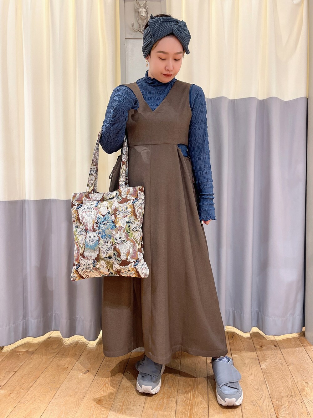 「ehka sopo、エヘカソポ、秋服、秋先取りコーデ、オトナ女子、秋のコーデ、カジュアル、キレイめ、カラー×コーデ、大人かわいい、おしゃれさんと繋がりたい、ショートヘア」｜「ehka sopoの猫ゴブラントートバッグ（ハンドバッグ、イエロー系）」を使った、お芋ちゃん🐔🍠さん（レディース・160cm）の秋コーディネートの1枚目の写真