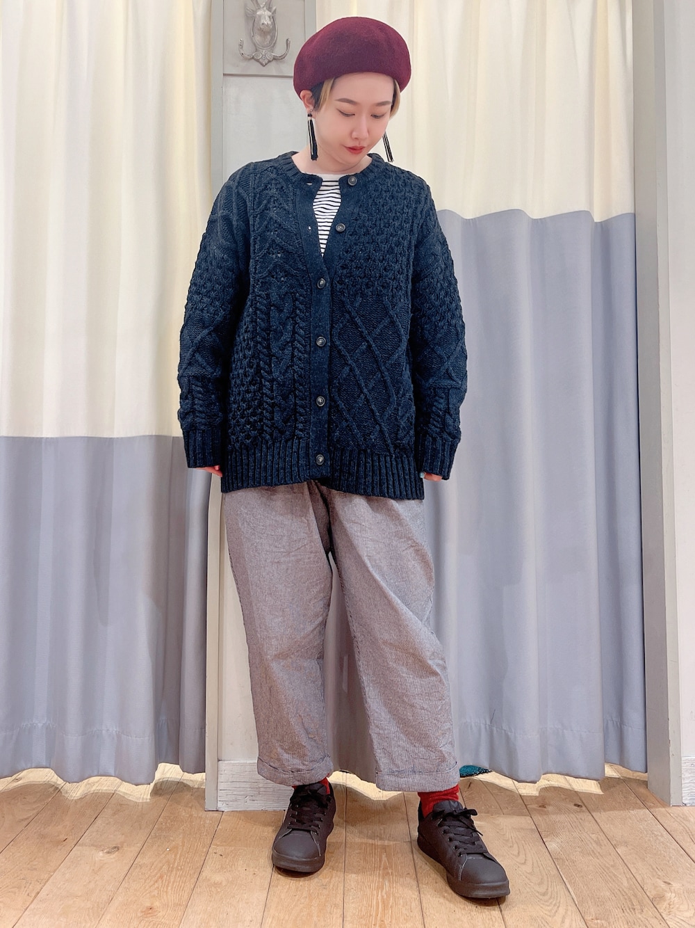 「サマンサ モスモス(Samansa Mos2)、Samansa Mos2、SM2、オトナカジュアル、シンプルスタイル、今日のコーデ、モノトーンコーデ、シンプルコーデ、ボーダー、ショートヘア」｜「Samansa Mos2の裾折り返しパンツ（その他パンツ、ブラック系）」を使った、お芋ちゃん🐔🍠さん（レディース・160cm）の秋コーディネートの1枚目の写真