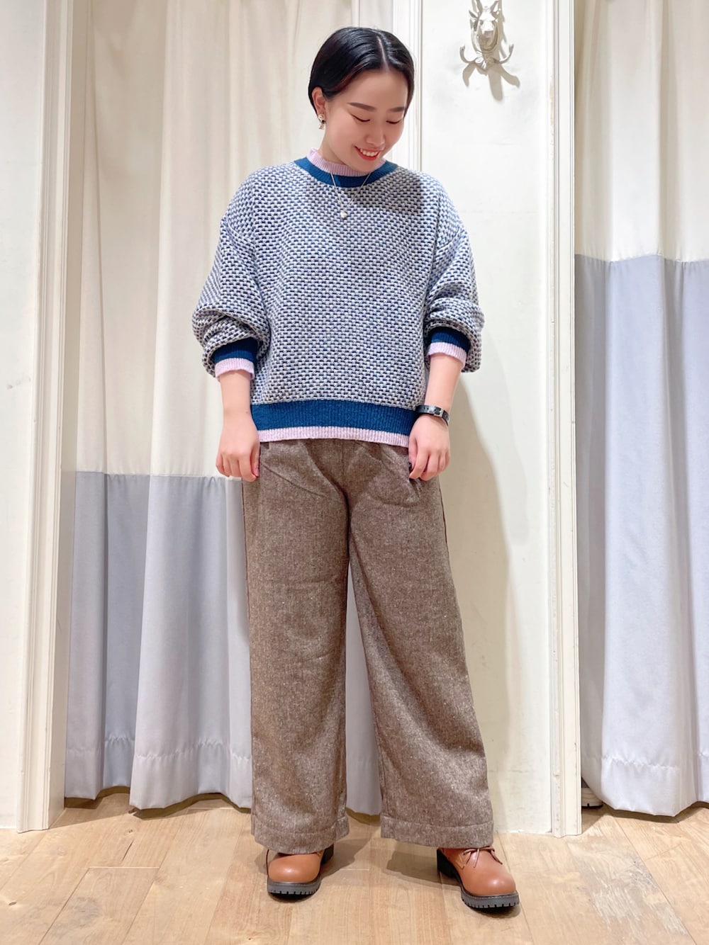 「ehka sopo、エヘカソポ、秋冬コーデ、オトナ女子、あったかコーデ、着回しコーデ、ニット、オトナカジュアル、おしゃれさんと繋がりたい、ブラウン、ボリューム袖、ショートヘア」｜「ehka sopoの地柄編みニット（ニット/セーター、ブルー系）」を使った、お芋ちゃん🐔🍠さん（レディース・160cm）の秋コーディネートの1枚目の写真