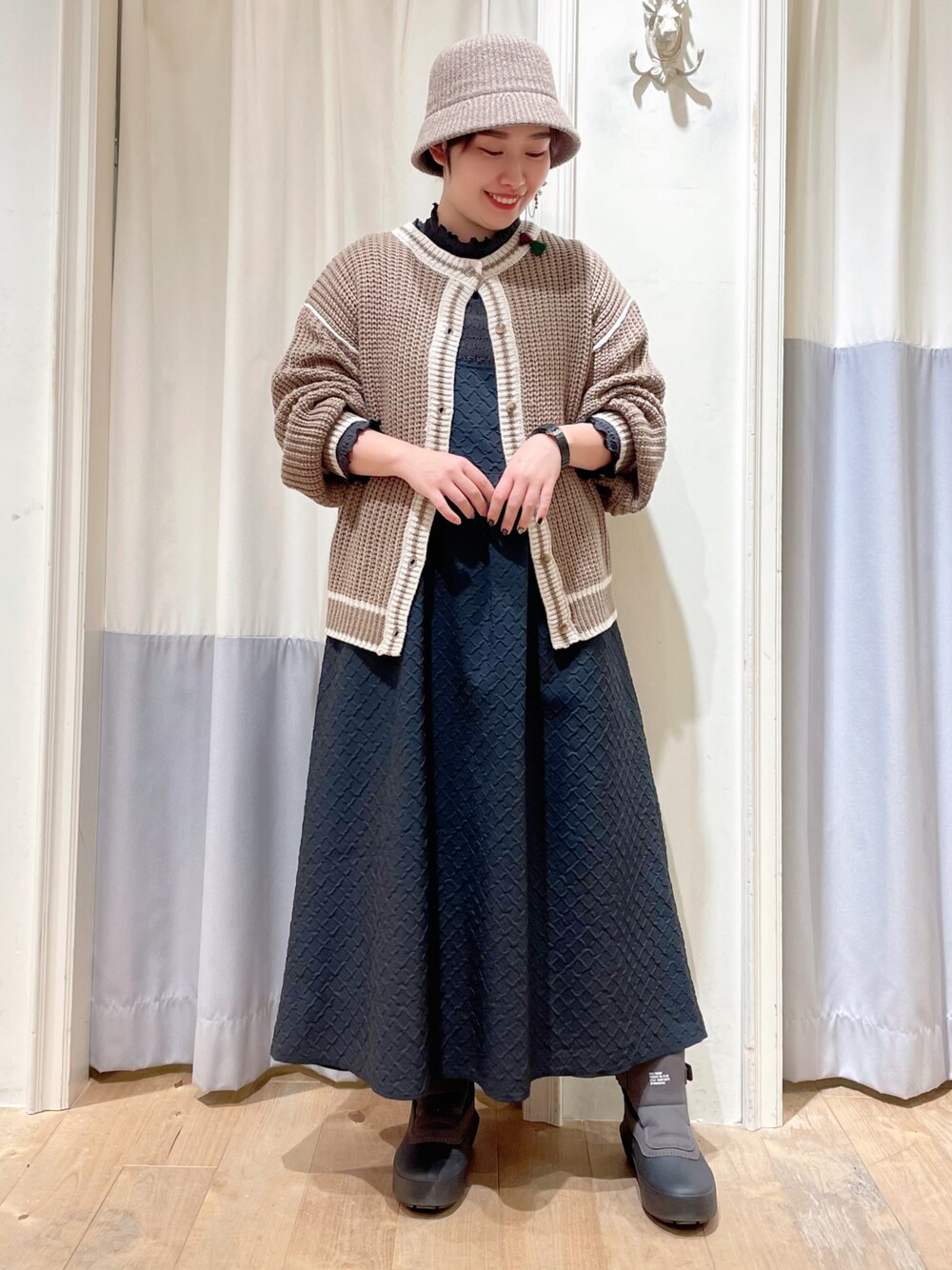 「ehka sopo、エヘカソポ、カジュアルコーデ、シンプル、オトナカジュアル、今日のコーデ、秋冬コーデ、ラクチンコーデ、ゆるコーデ、ootd、カーディガン、大人女子、ショートヘア」｜「ehka sopoのリブニットハット（ハット、ブラウン系）」を使った、お芋ちゃん🐔🍠さん（レディース・160cm）の秋コーディネートの1枚目の写真