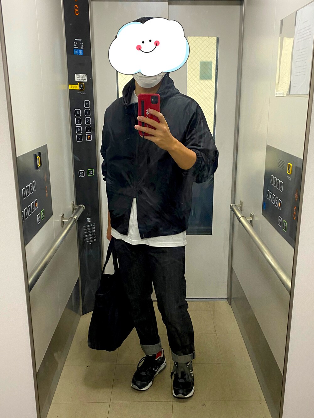 「オトナカジュアル、秋のコーデ、DSQUARED2、A.P.C.、MXP、New Balance、1700、シャツスタイル、BRIEFING、休日スタイル、大人コーデ、モノトーン、デニム、白Tシャツ、カーゴパンツ」｜「A.P.C.のアイテム（デニムパンツ、ブラック系）」を使った、ひこなさん（メンズ・173cm）の秋コーディネートの1枚目の写真