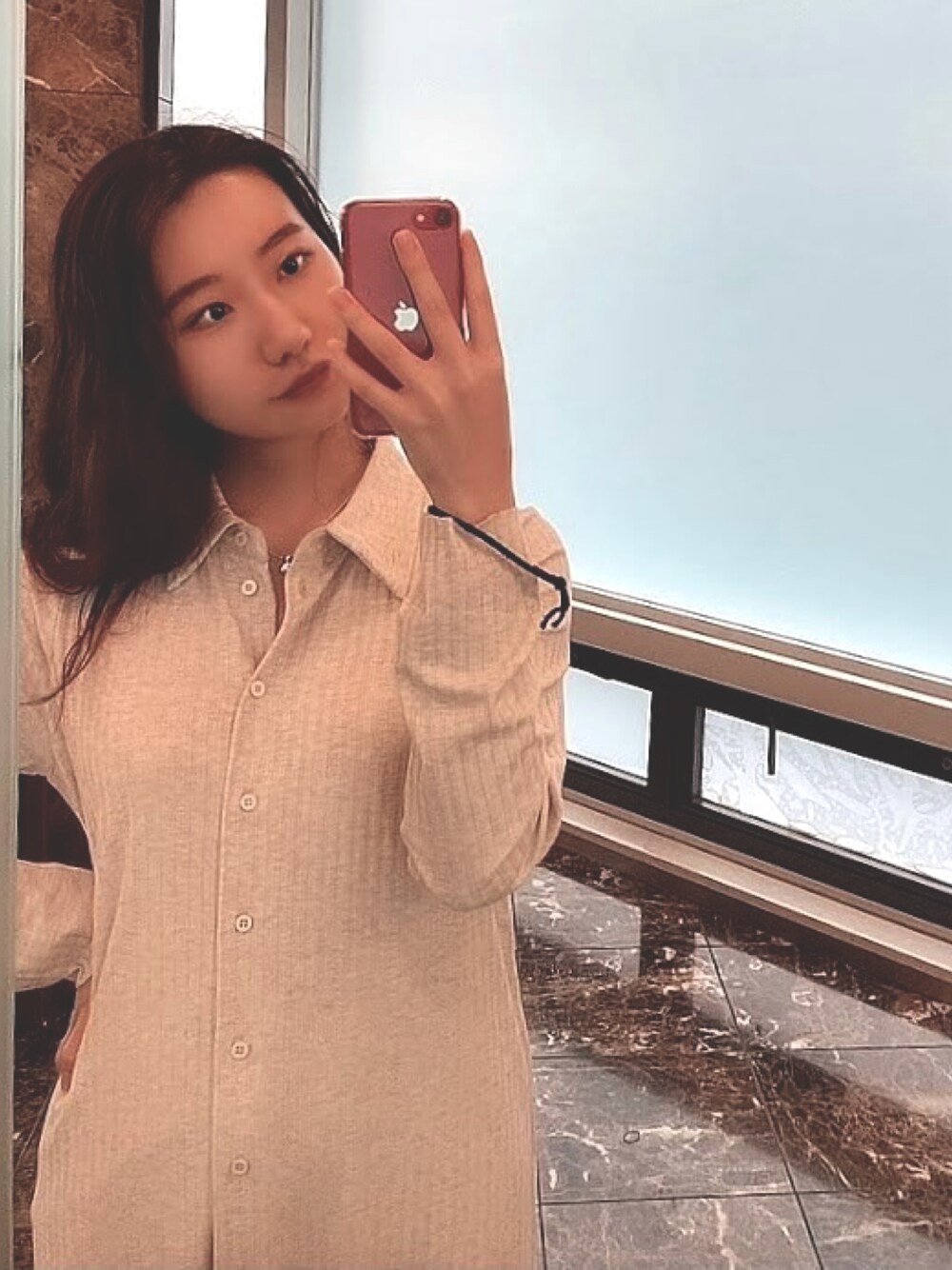 「大人カジュアル、楽チンコーデ、キレイめ、シンプル、シンプルコーデ、カジュアル、シャツワンピ、H&M、プチプラ、プチプラコーデ、相互フォロー、おしゃれさんと繋がりたい、いいね返し、フォローミー、ホワイト」｜「H&Mのアイテム（シャツワンピース、ホワイト系）」を使った、hanaさん（レディース・158cm）の夏コーディネートの1枚目の写真