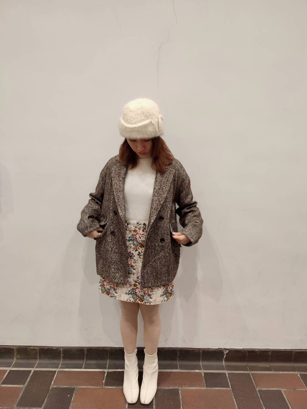 「autumn、秋のコーデ、冬コーデ、プチプラ、プチプラコーデ、BEAMS、GU、UNIQLO、いいね返し、フォローミー、インスタフォローしてね！、今日のコーデ、おしゃれさんと繋がりたい、美術館コーデ」｜「GUのアイテム（ブーツ、ホワイト系）」を使った、hanaさん（レディース・158cm）の秋コーディネートの1枚目の写真