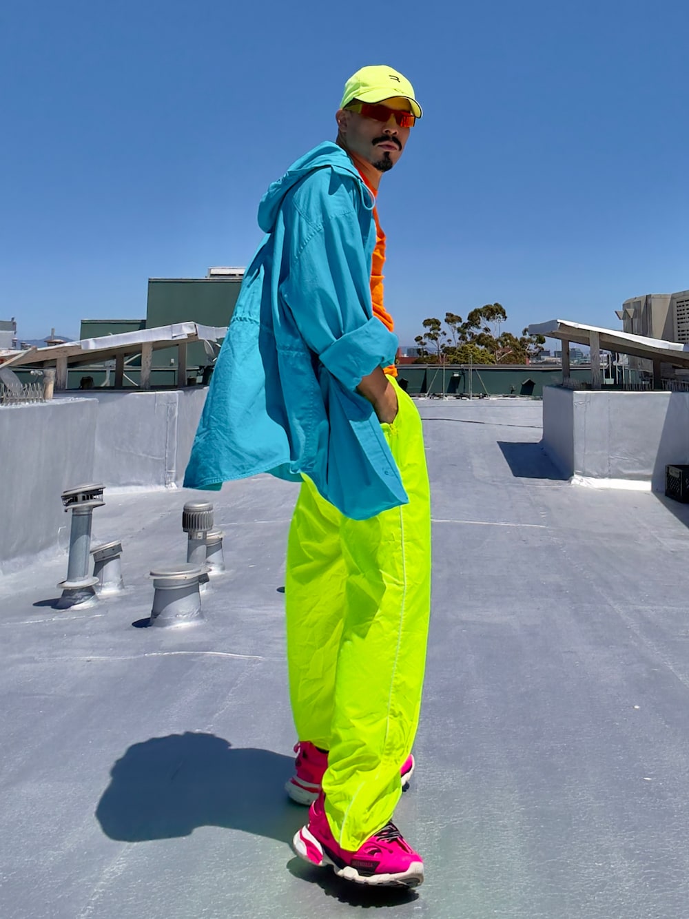 BALENCIAGAのスウェットパンツを使った人気ファッションコーディネート