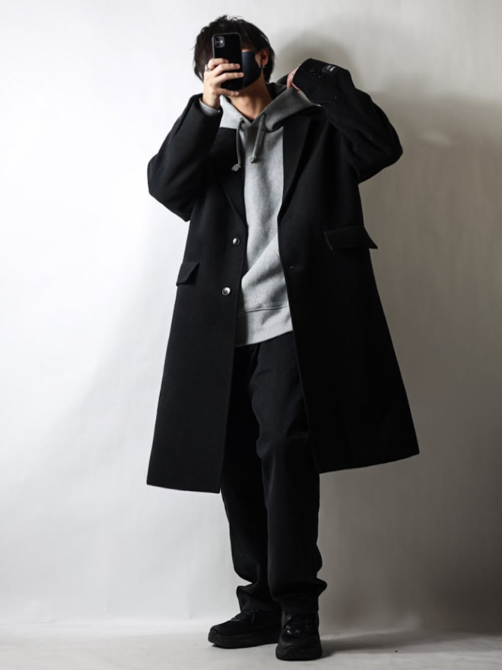 チェスターコートを使った「ペインターパンツ」の人気