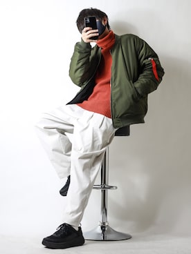 「URBAN RESEARCH Sonny Label（アーバンリサーチサニーレーベル）のアイテム（MA-1）」を使った、TJさん（メンズ・177cm）の冬コーディネート