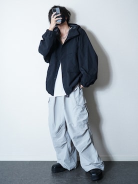 「アイテム（キーケース/キーアクセサリー、シルバー系）」を使った、TJさん（メンズ・177cm）の秋コーディネート