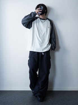 「PENNEYS（ぺニーズ）のPENNEYS/ペニーズ 別注 THE FOX ロゴ ワッペン刺繍ワンポイント ラグラン長袖Tシャツ（Tシャツ/カットソー）」を使った、TJさん（メンズ・177cm）の秋コーディネート