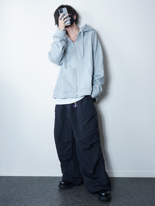 セール】Threads Utility Zip-Up Hoodie / ワンポイント 刺繍 ジップ