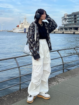 「アイテム（カーゴパンツ）」を使った、Yurinaさん（レディース・166cm）の秋コーディネート