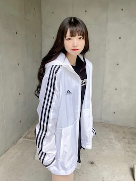 「韓国コーデ」｜「アイテム（マウンテンパーカー）」を使った、미카(ミカ)さん（レディース・157cm）の夏コーディネート