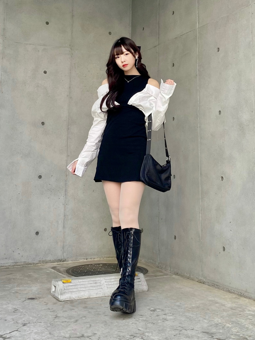 「今日のコスメと服、春夏コーデ、春服デビュー宣言、ワンピース、ワンピースコーデ、モノトーンコーデ、プチプラコーデ、韓国ファッション、韓国コーデ」｜「SHEINのアイテム（ワンピース、ブラック系）」を使った、미카(ミカ)さん（レディース・157cm）の春コーディネートの1枚目の写真