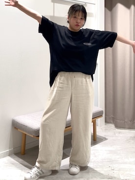 「GLOBAL WORK（グローバルワーク）のアイテム（Tシャツ/カットソー、ブラック系）」を使った、sakissさん（レディース・164cm）の春コーディネート