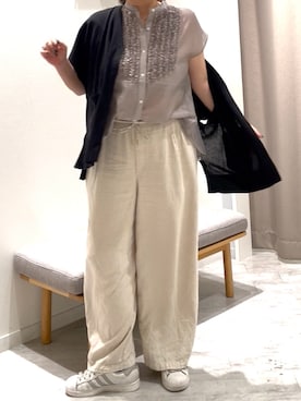 「GLOBAL WORK（グローバルワーク）のアイテム（パンツ、ホワイト系）」を使った、sakissさん（レディース・164cm）の春コーディネート