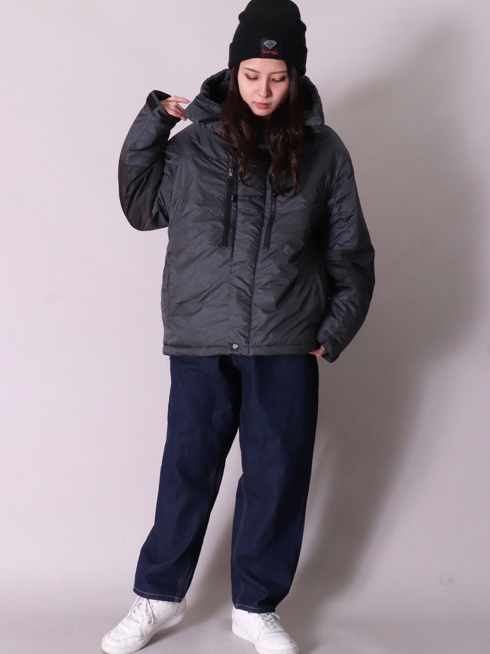 「ootd、おしゃれさんと繋がりたい、今日のコーデ、ダウンジャケット、冬コーデ、アウトドアスタイル、アウター、カジュアル、ワイドパンツ、オーバーサイズ、おそろいコーデ、ユニセックス」｜「BAYBLOの【ユニセックス】ビッグシルエット アウトドア パーカー 中綿 ジャケット(BG)（ダウンジャケット/コート、グレー系）」を使った、【BAYBLO】Officialさん（レディース・159cm）の冬コーディネートの1枚目の写真