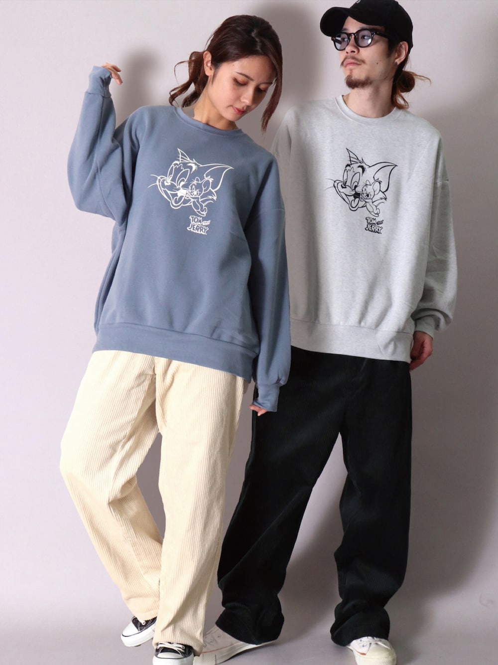 「ootd、おしゃれさんと繋がりたい、今日のコーデ、おそろいコーデ、ユニセックス、スウェット、トムとジェリー、Tom&Jerry、コーデュロイパンツ、ペインターパンツ、コンバース」｜「Tom＆Jerryの【トムとジェリー】【ユニセックス】プリント スウェット プルオーバー(DV)（スウェット、ブルー系）」を使った、【BAYBLO】Officialさん（メンズ・172cm）の冬コーディネートの1枚目の写真