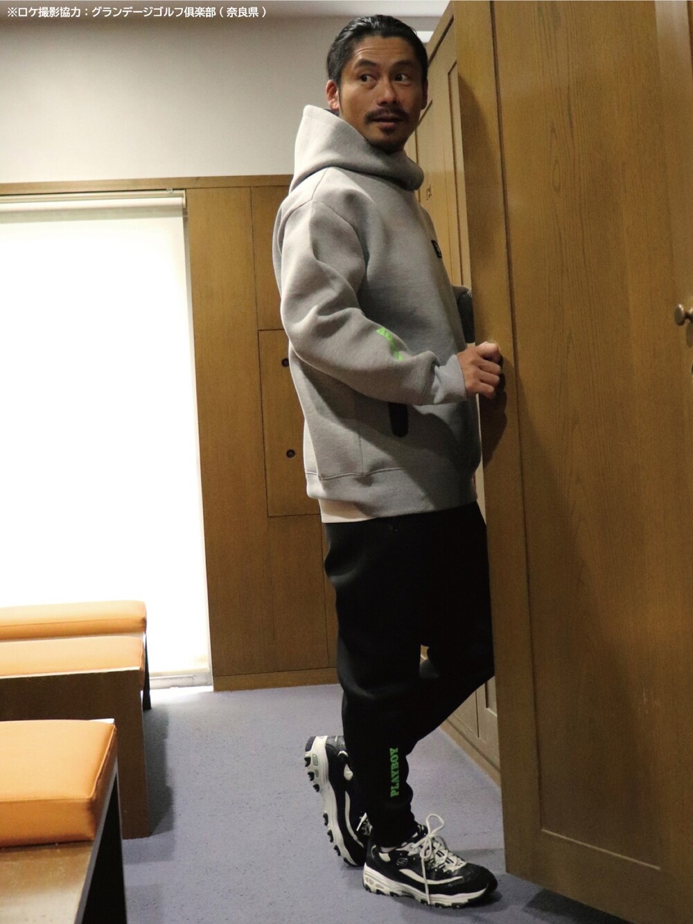 「パーカー、ootd、おしゃれさんと繋がりたい、今日のコーデ、セットアップ、ジョガーパンツ、スウェットパンツ、GOLF、golfwang、ゴルフ、ゴルフウェア、ゴルフコーデ、ゴルフ女子、ゴルフ男子」｜「PLAYBOYの【PLAYBOY GOLF】ボンディング スウェット プルオーバー パーカー(DV)（パーカー、グレー系）」を使った、【BAYBLO】Officialさん（メンズ・170cm）の秋コーディネートの1枚目の写真