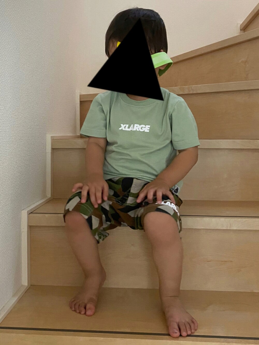 グリーン系のTシャツ/カットソー、グリーン系のその他パンツを着用したキッズの夏コーディネートの1枚目の写真