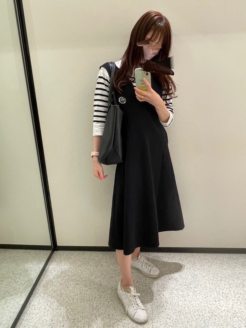 「いいね、save、フォローお願いします🤑、ootd、ユニクロ、シンプル、スニーカー、ラブアンドピース2021、お洒落さんとつながりたい、プチプラコーデ、ラクチンコーデ、キレイめ、大人カジュアル」｜「adidasのアイテム（スニーカー、ホワイト系）」を使った、元GU店員みかん🍊さん（レディース・163cm）の秋コーディネートの1枚目の写真
