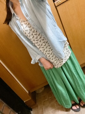 「H&M（エイチ・アンド・エム）のアイテム（タンクトップ）」を使った、aym.さん（レディース・157cm）の秋コーディネート