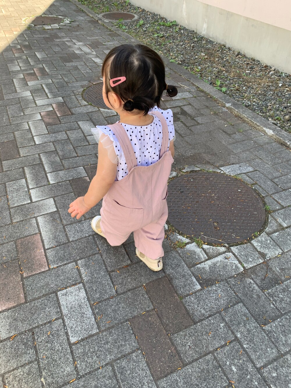 「２つお団子、1歳、女の子、サロペット、水玉ブラウス」｜「coca（coca）の80（サロペット/オーバーオール、ピンク系）」を使った、w-kさん（キッズ・100cm）の夏コーディネートの1枚目の写真