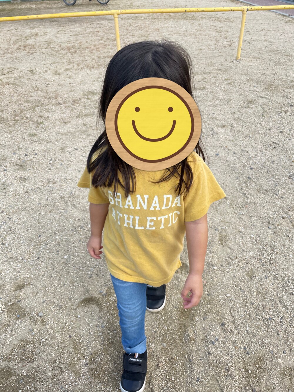 「2歳、女の子、公園コーデ」｜「b・ROOMの【プチプラ】ベーシックパギンス（その他パンツ、ブルー系）」を使った、w-kさん（キッズ・100cm）の秋コーディネートの1枚目の写真