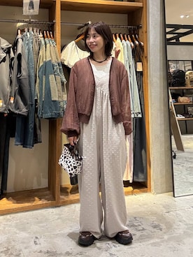 「アイテム（タンクトップ、ベージュ系）」を使った、RENAさん（レディース・153cm）の秋コーディネート