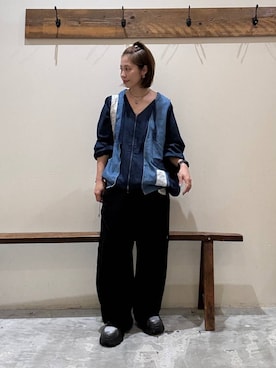 「ミリタリージャケット」｜「アイテム（スニーカー）」を使った、RENAさん（レディース・153cm）の秋コーディネート