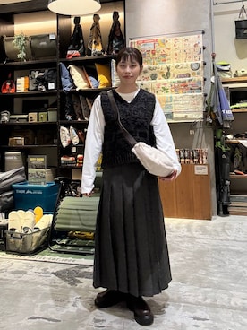 「niko and...（ニコアンド）のオリジナルサイドゴアブーツ（ブーツ）」を使った、RENAさん（レディース・153cm）の秋コーディネート