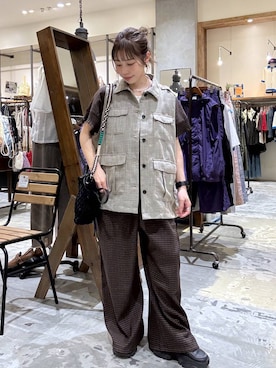 「niko and...（ニコアンド）のスーピマ2WAYタンクトップ（背心、ベージュ系）」を使った、RENAさん（レディース・153cm）の春コーディネート