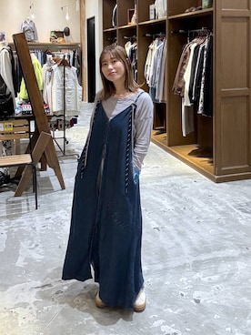 「adidas（アディダス）の【adidas Originals (アディダスオリジナルス)】GAZELLE BOLD（スニーカー、ベージュ系）」を使った、RENAさん（レディース・153cm）の春コーディネート